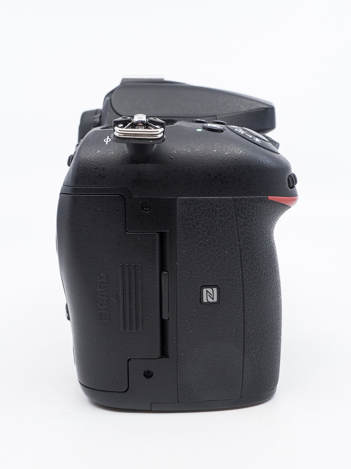 【完動品】Nikon D7200 NIKON(ニコン) デジタル一眼レフカメラ D7200 ズームレンズキット