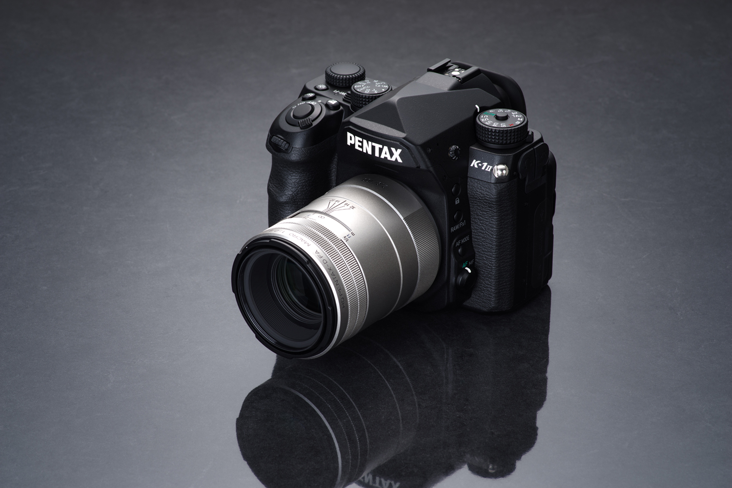 Obiektyw Pentax 100 mm f/2.8 HD ED D-FA Macro WR srebrny