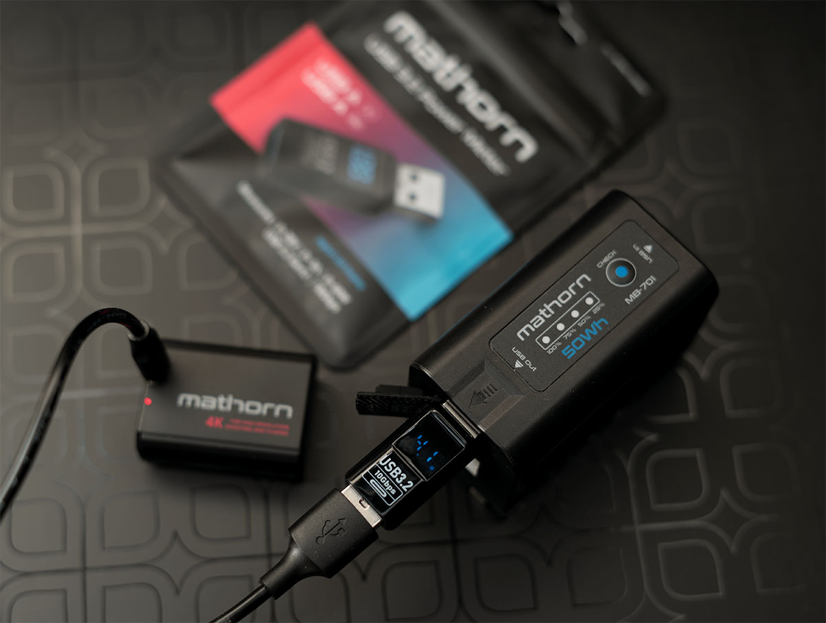 Mathorn Miernik Adapter MPMA-10AC60 - USB A do C LED, PD 60W, 3A, VAW 10Gbps